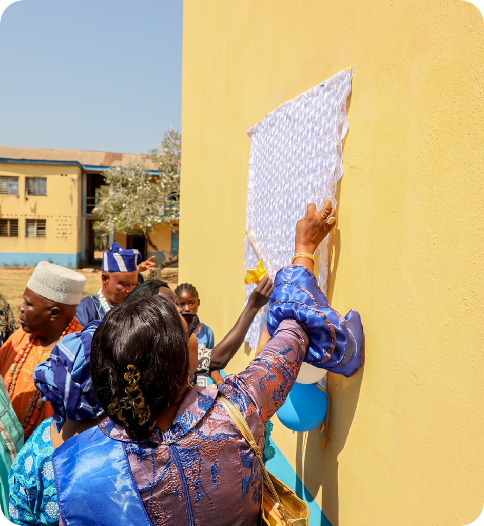 Image of Ologafe members dedicating the Lab commission ceremony
